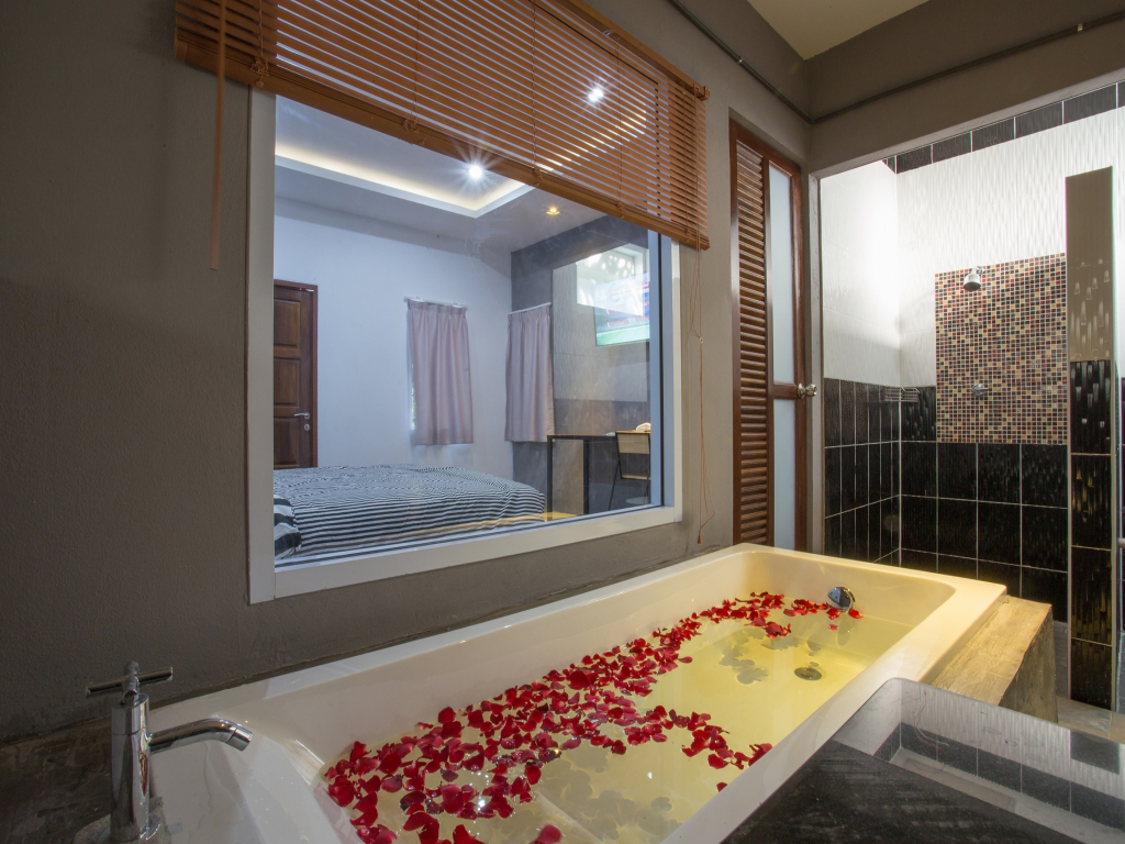 88 Fine Hotel @ Suratthani Airport