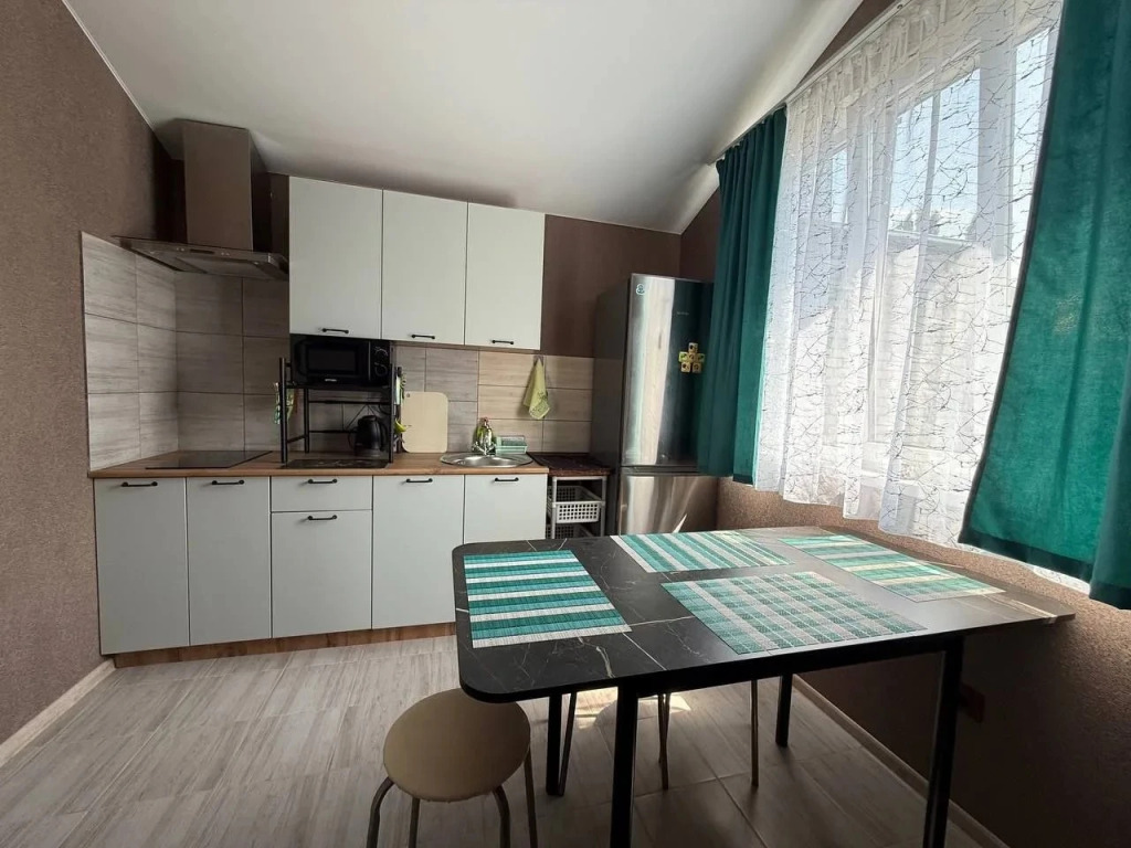 Квартира Комфортная с Парковкой и Видом на Горы
