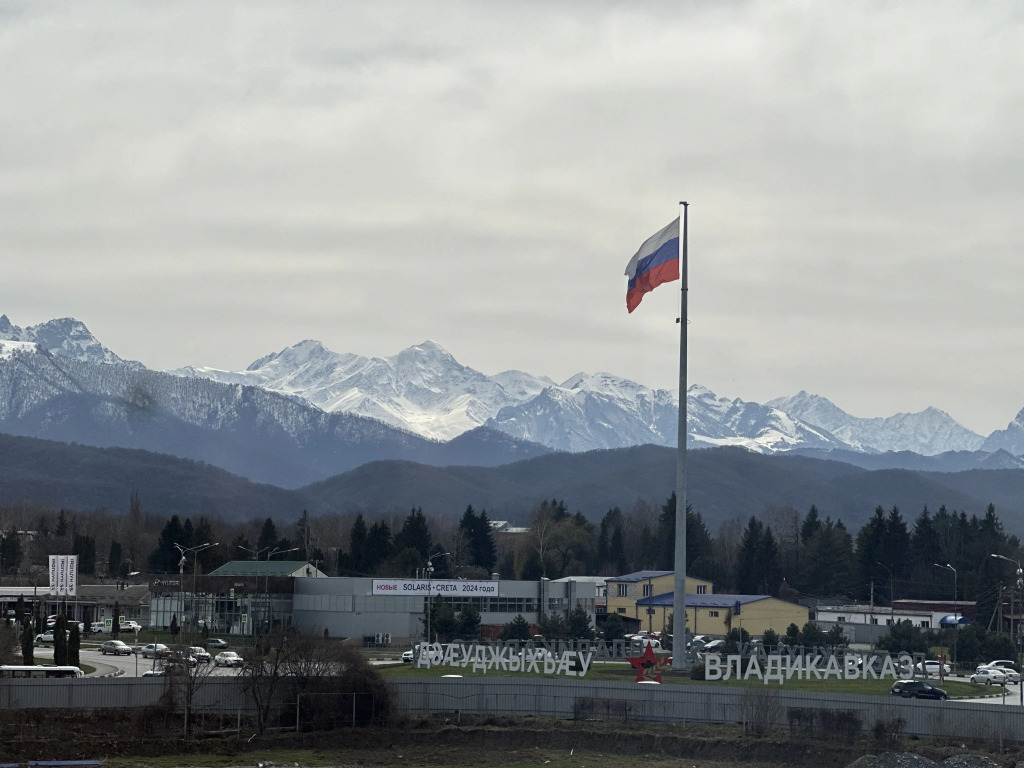 Квартира На Шамиля Джикаева 1А