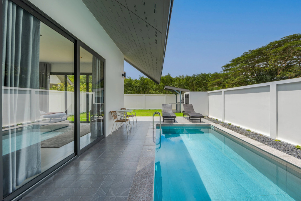 Курортный отель Akara Pool Villas Phuket by Tropic Look