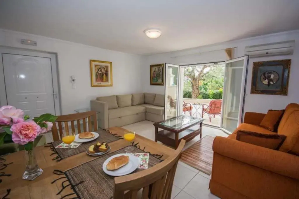 Апартаменты Gigi Star Tatiana Luxury Apartment with Private Pool, Panoramic Mountain View