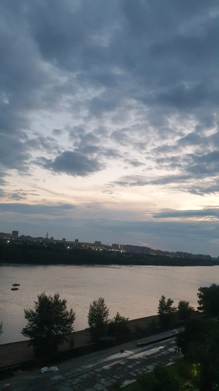 Квартира Двухкомнатные апартаменты в центре города, на берегу Иртыша