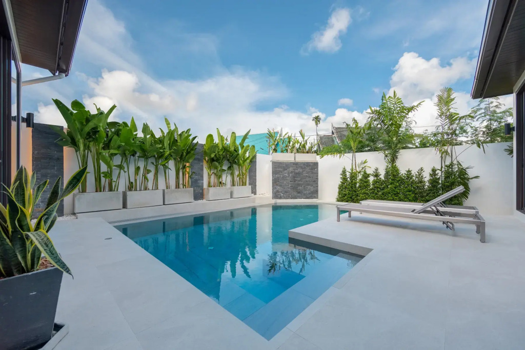 Villa Plunge Modern 2-Bedroom with Private Pool