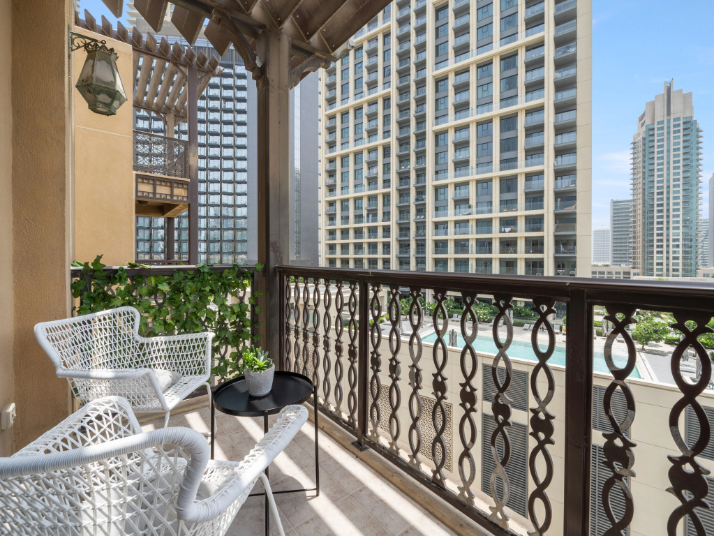 Апартаменты Unique 1BR with Balcony Downtown