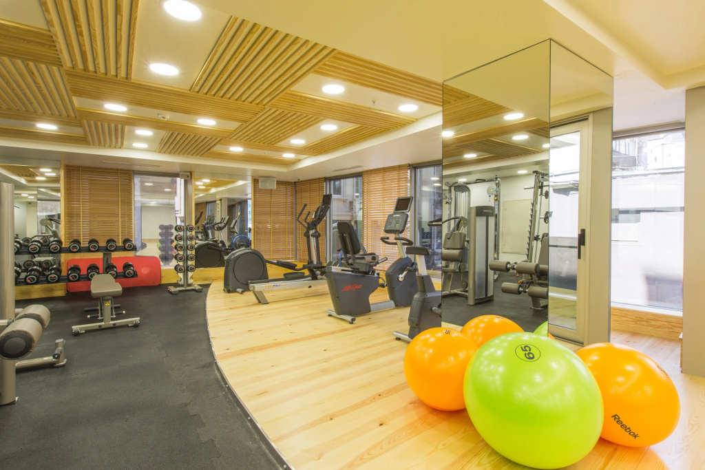 Отель Ramada by Wyndham Istanbul Pera