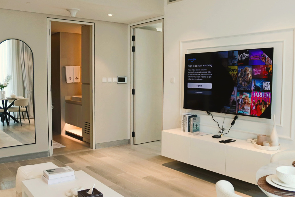 Casa Royale Vacation Homes - Dubai Marina Deluxe 1BR with Partial Marina View
