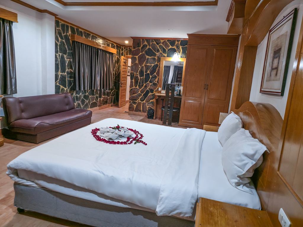 Отель Saba Suites Patong Phuket