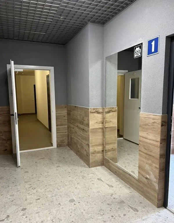 Квартира простoрня c дизайнepcким peмонтом в уютном и тихом рaйоне Светлогорскa