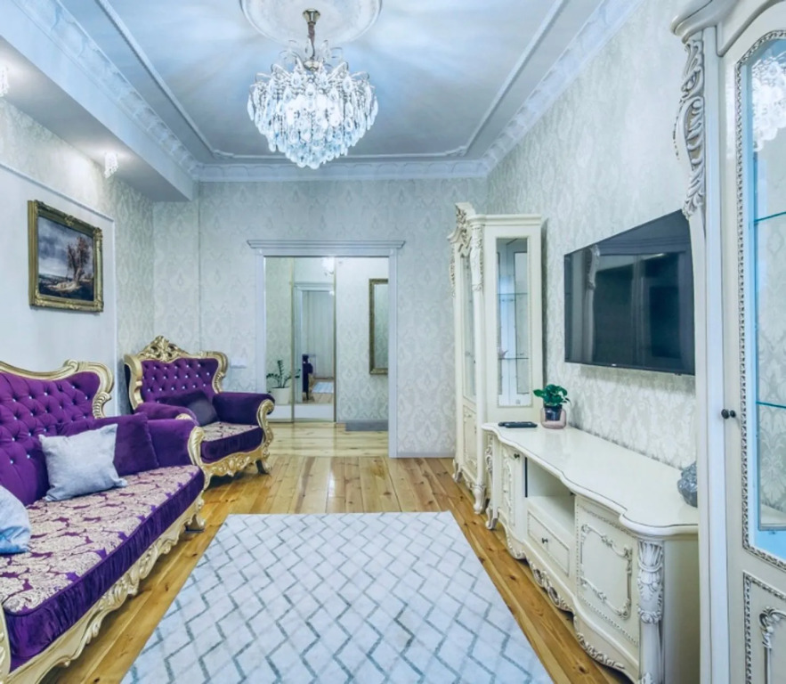 Квартира просторная рядом с ЖД и автовокзалом