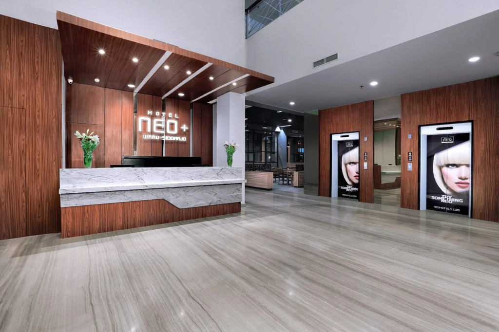 Отель Neo+ Waru Sidoarjo