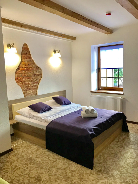 Coin Hotel