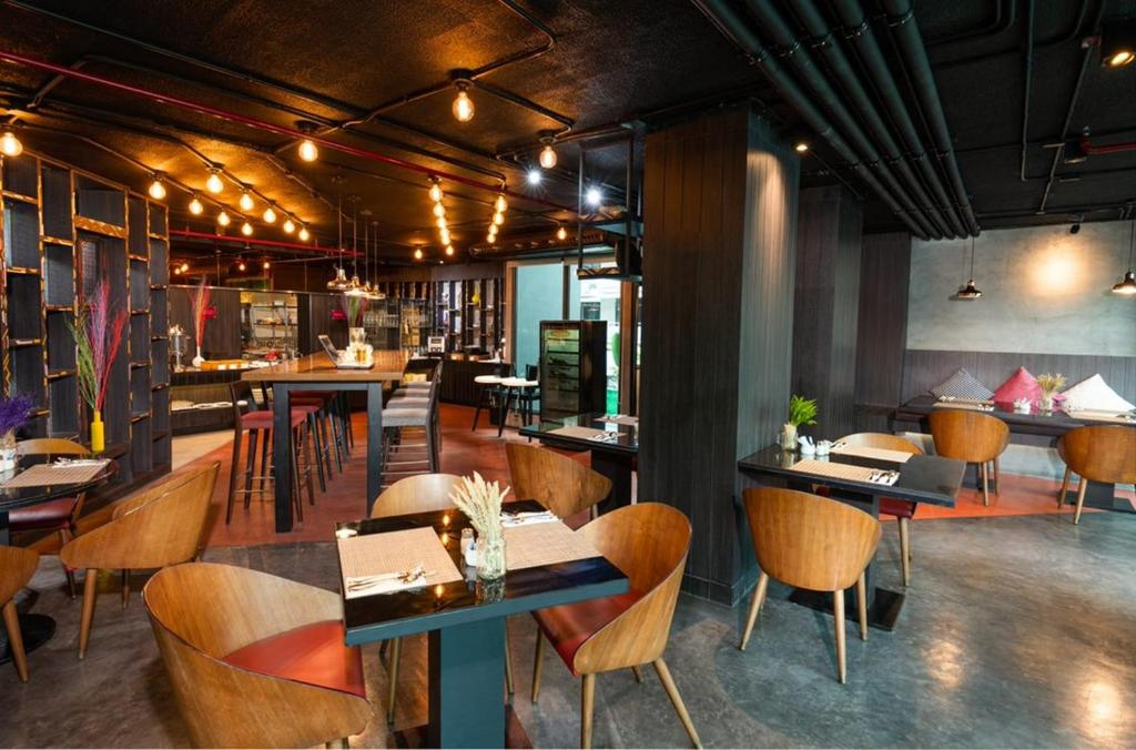 RakYim Siam - Sukhumvit 15
