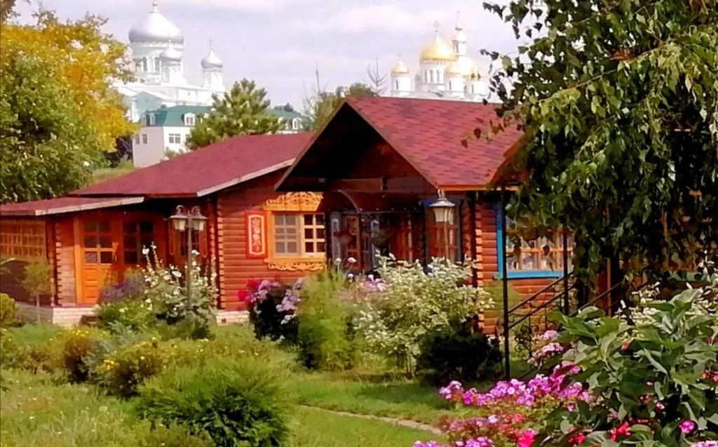 Гостевой дом Дивный Дворик - Park & Spa