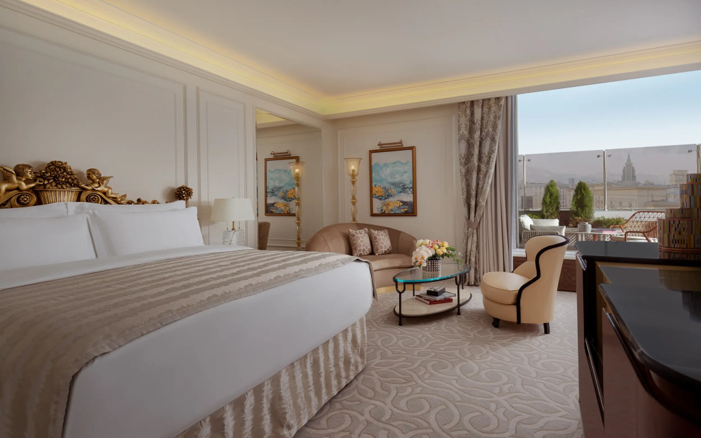 5 ★ The Carlton, Moscow