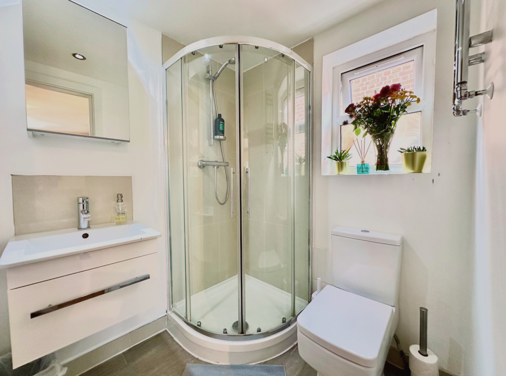 Апартаменты Damos Living - Superb Business En-Suite Studio