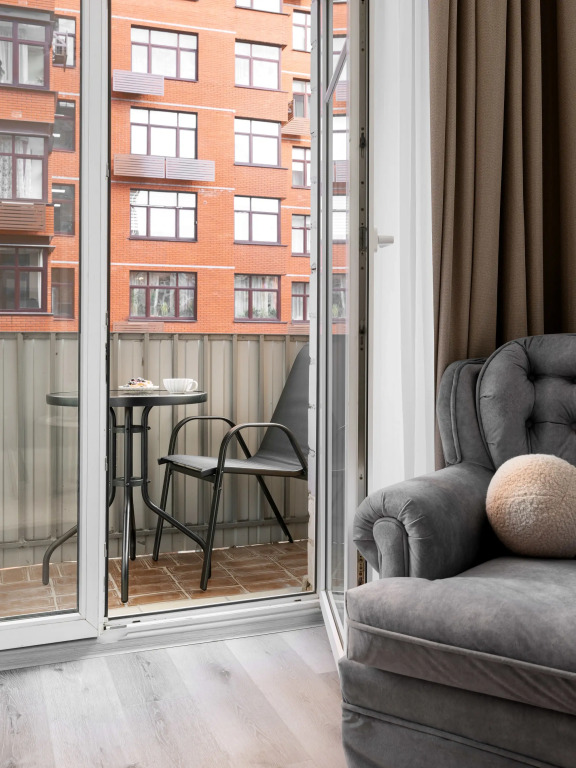 Квартира GM Apartments Стильная Трехкомнатная с лоджией на 1905 года