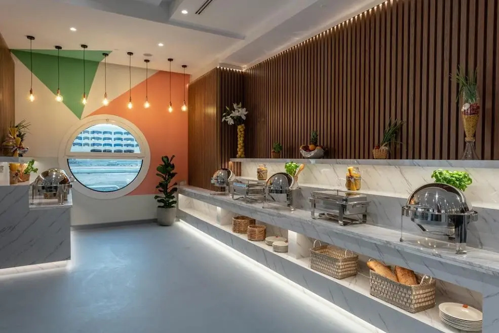 Leva Hotel and Suites, Opposite Downtown