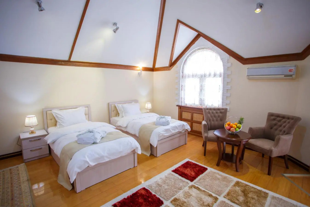 Izumrud Hotel