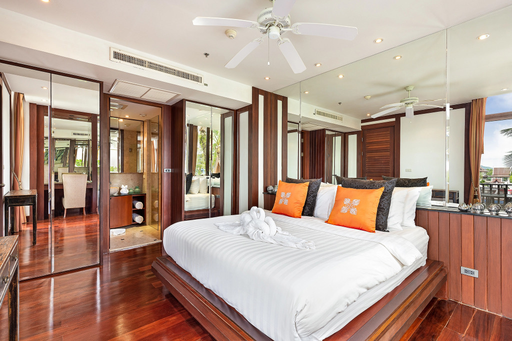 Waterfront in Royal Marina Apartments	