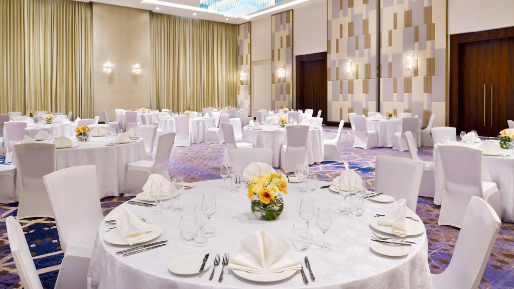 Staybridge Suites Dubai Al-Maktoum Airport by IHG