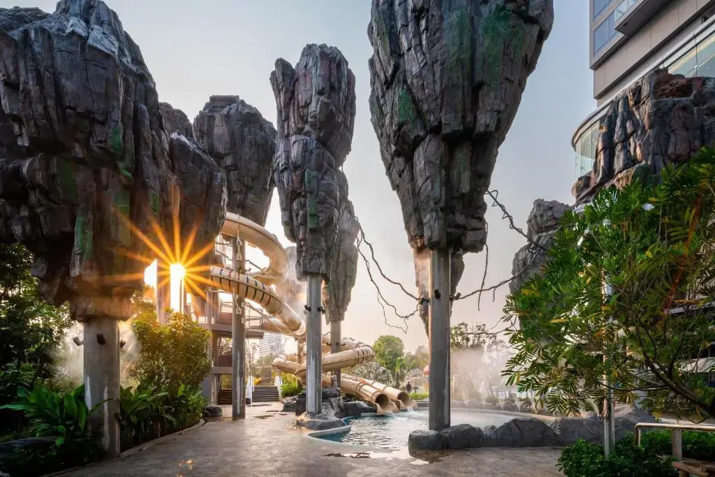 Отель Grande Centre Point Space Pattaya