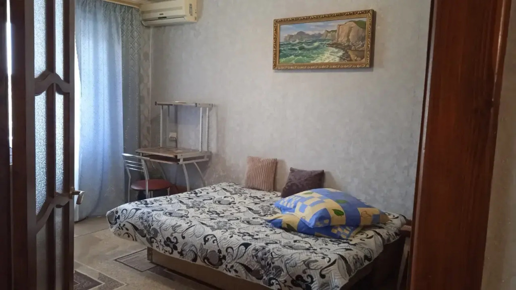 Квартира трёхкомнатная в посёлке Орджоникидзе