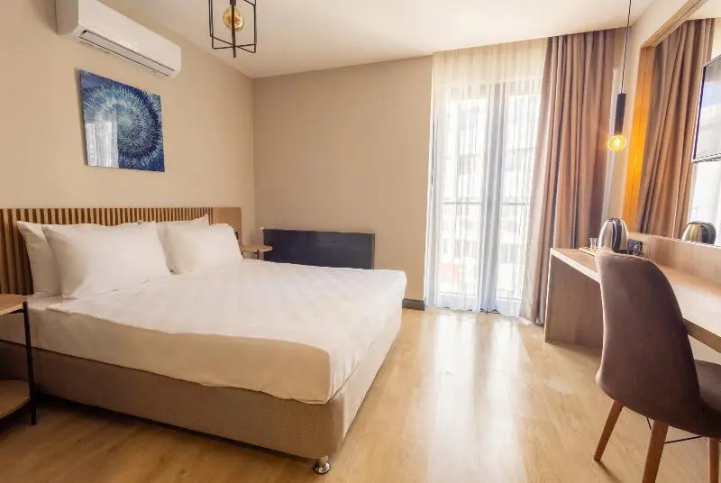 Отель Leliko Suites