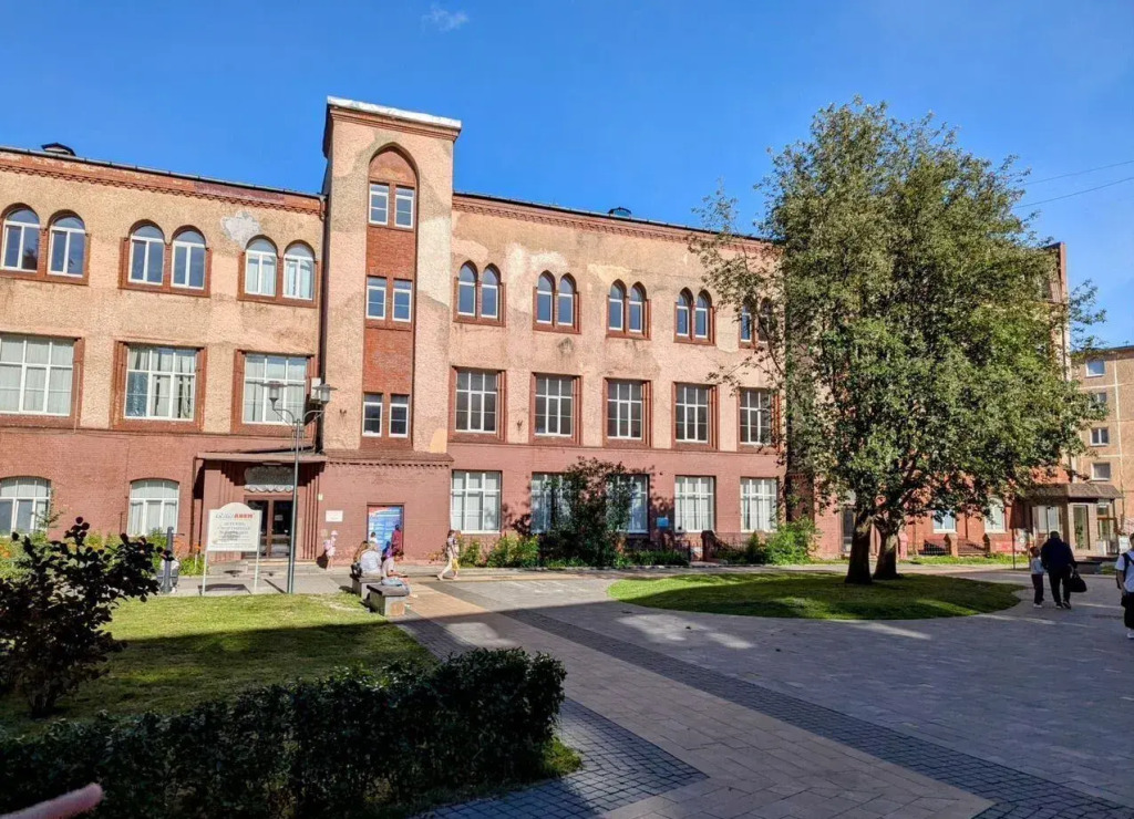 Квартира 3-х кoмнатная в сaмoм сеpдце Kaлинингpaдa