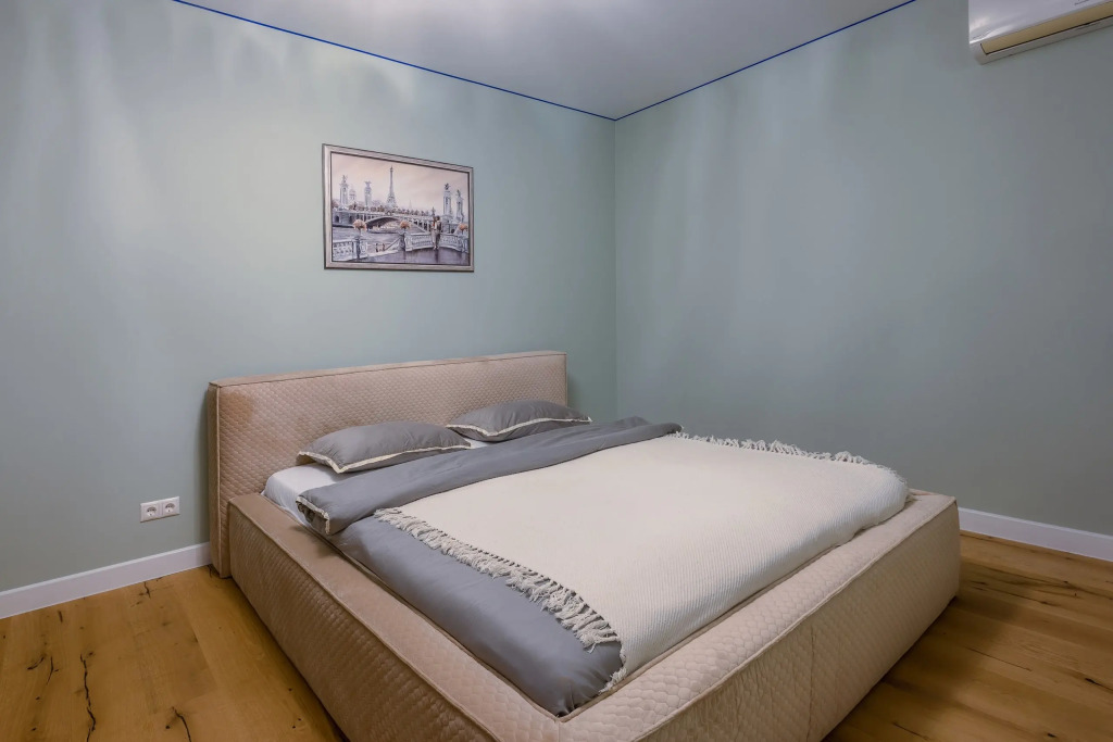 Квартира MyHomeYourHome на Невской 19