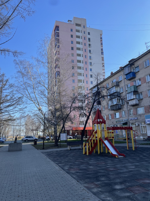 Квартира 3-комнатная с видом на озеро