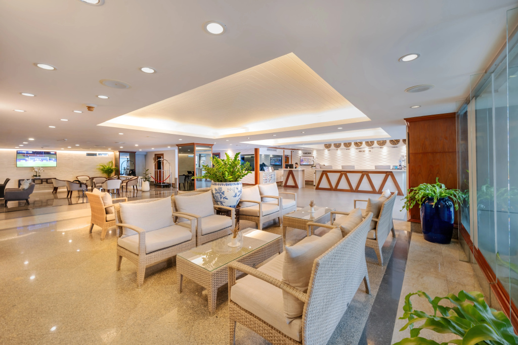 Andaman Beach Suites Hotel, Patong Phuket