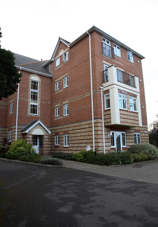 Basingstoke Apartments - Westlands House, City Centre, Home-From-Home