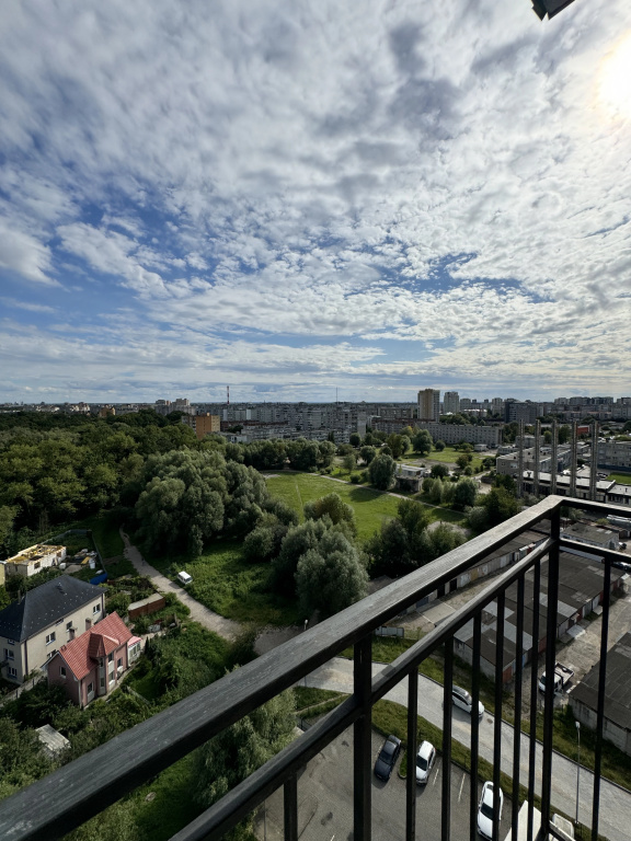 Квартира Уютная студия с видом на весь город и парк