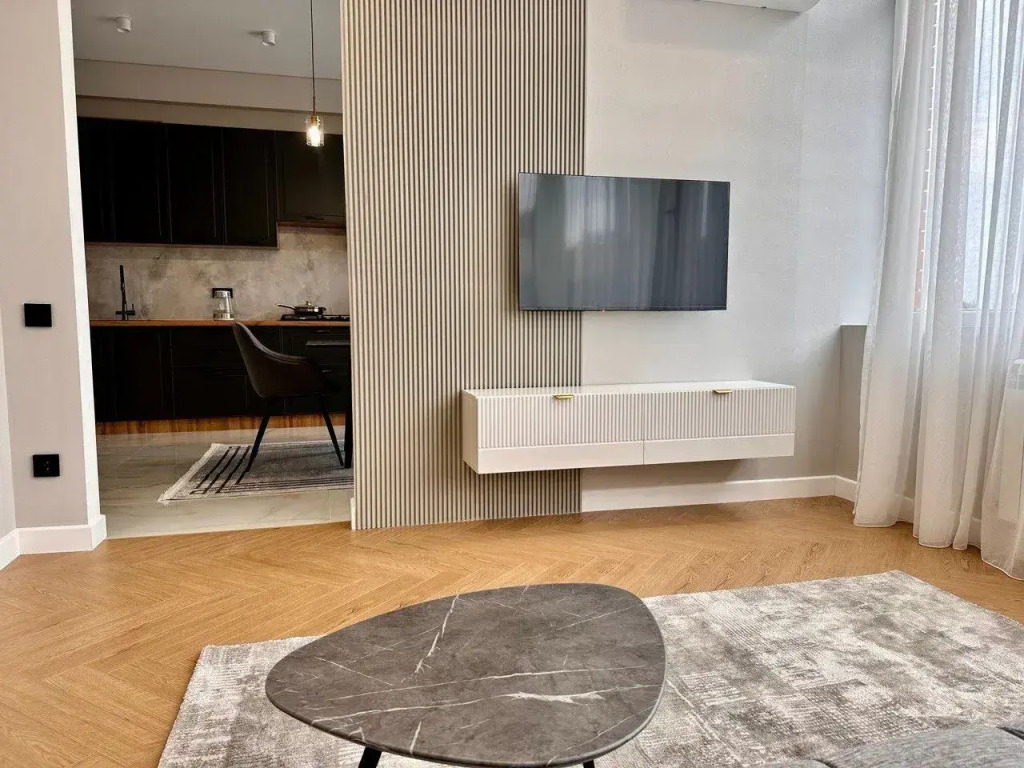 Dvukhkomnatnaya S Dizaynerskim Remontom Flat