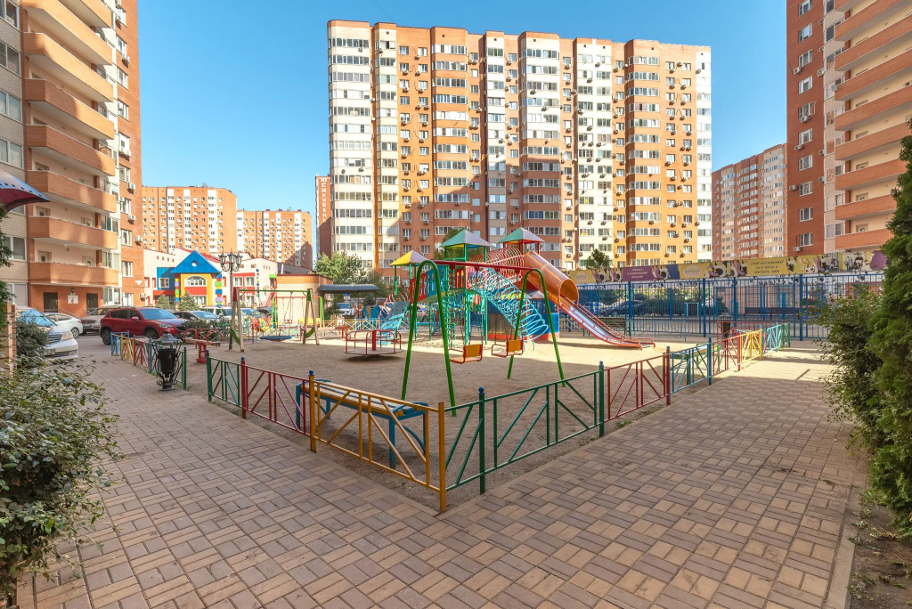 Квартира GoodTimeApartments Двухкомнатная квартира у Парка и Стадиона Краснодар