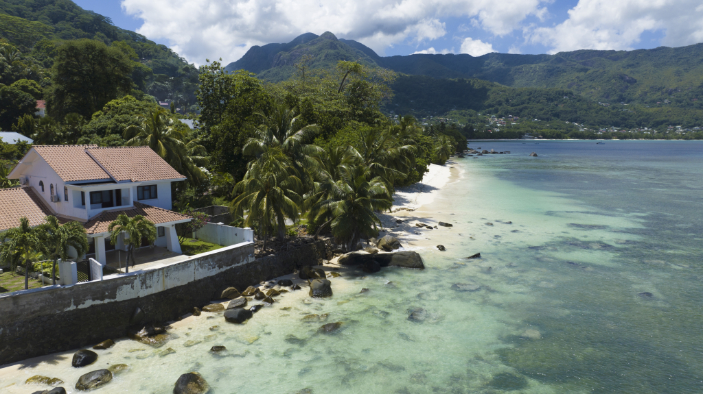 Beach View Villa - Beauvallon villas