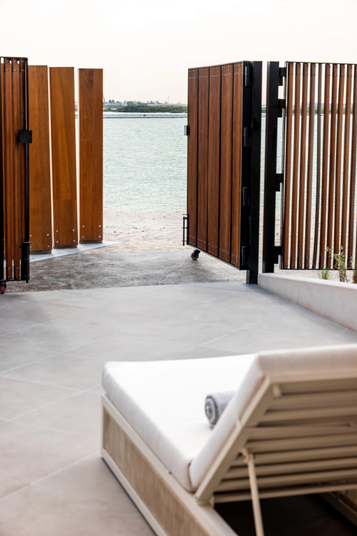 Курортный отель ERTH Abu Dhabi Hotel