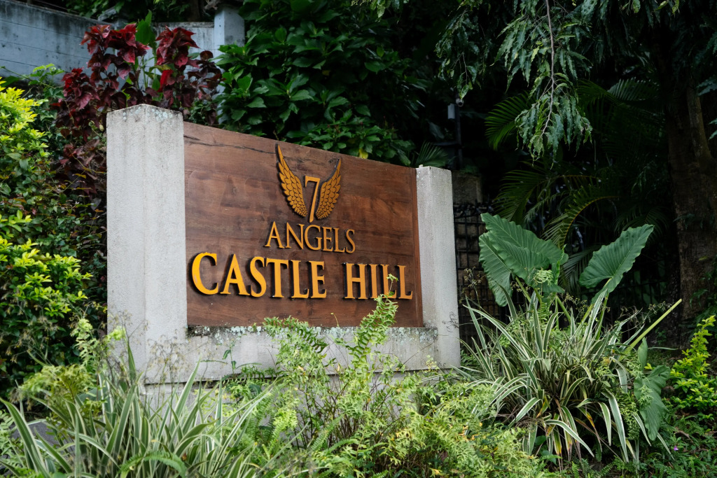 Castle Hill Bungalow by Seven Angels