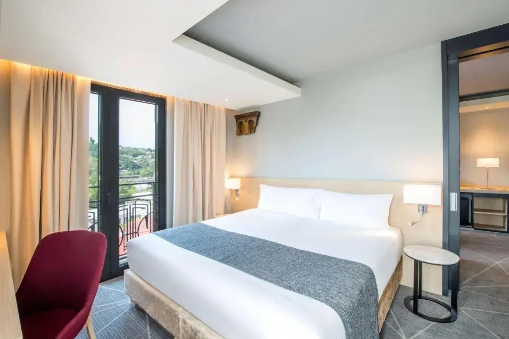 Room Suite Deluxe