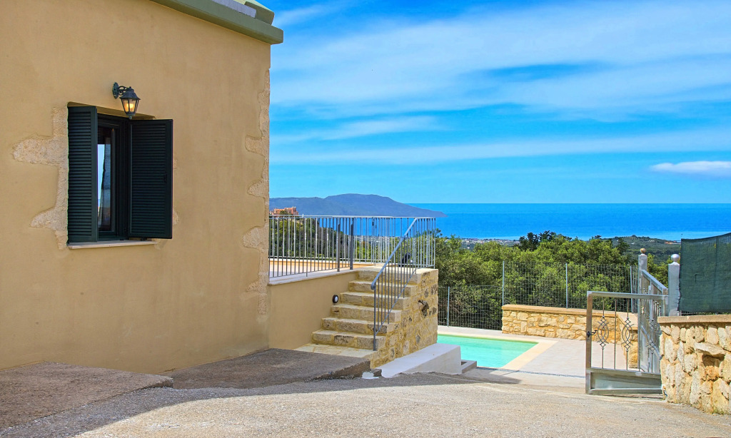 Вилла Cretan View Heated Pool