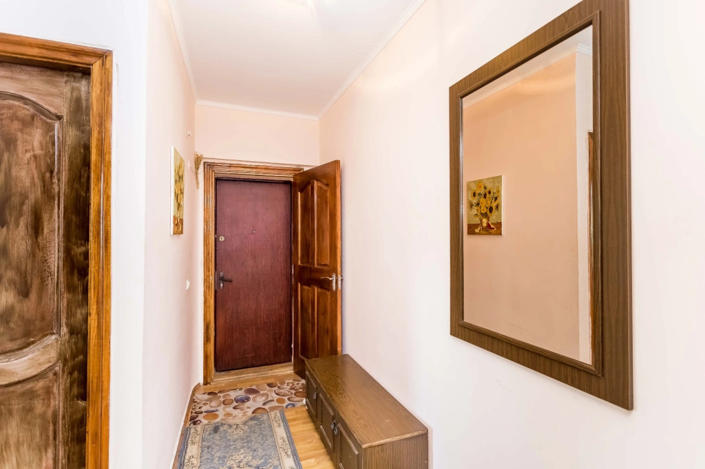 Na Prospekte Dostyk 119 Flat
