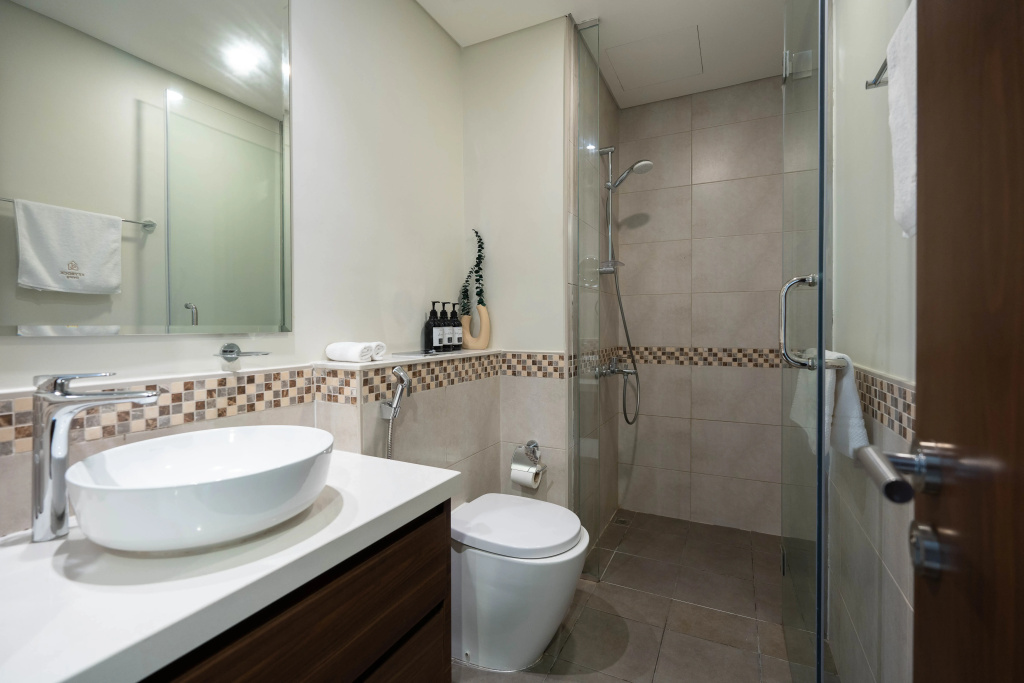 Апартаменты Keyrock Premium Reva Stay with Pool Access