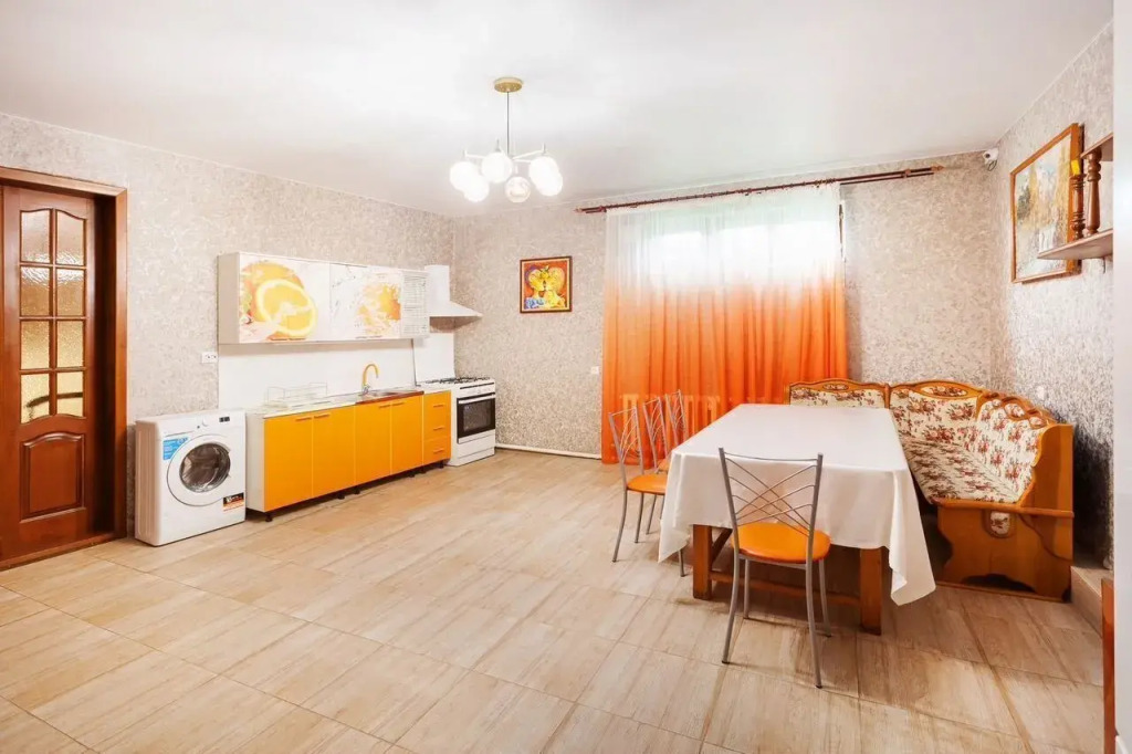 Частный дом 550 м² с потряcaющим видoм нa горoд