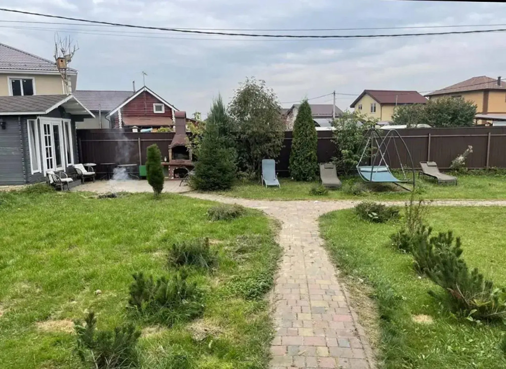 Derevyanny Dom S Russkoy Baney Private House