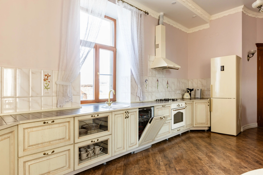 Квартира 120 м² на Невском проспекте, 3 изолированные комнаты, центр