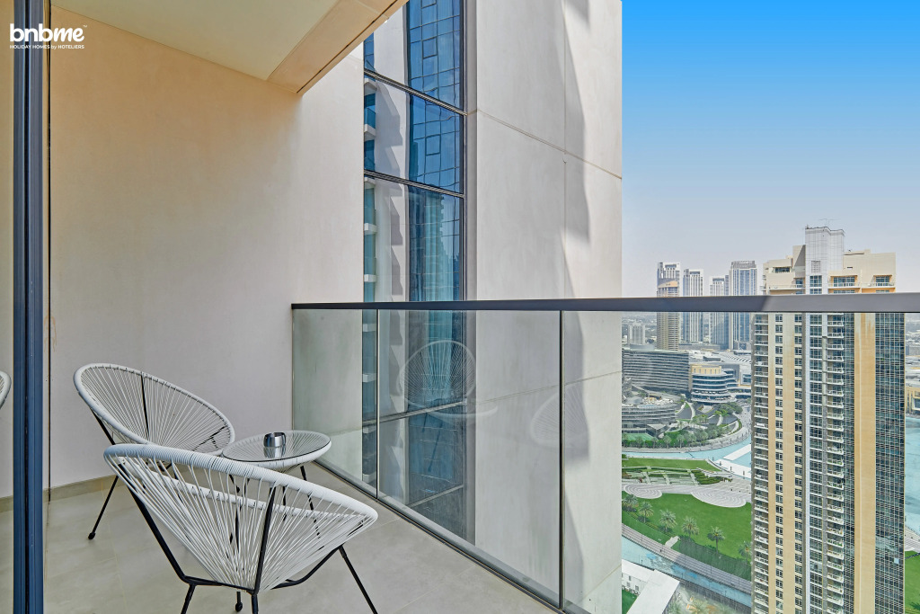 Апартаенты Bnbmehomes | Modern 2BR Treasure nr Dubai Fountain - 3302