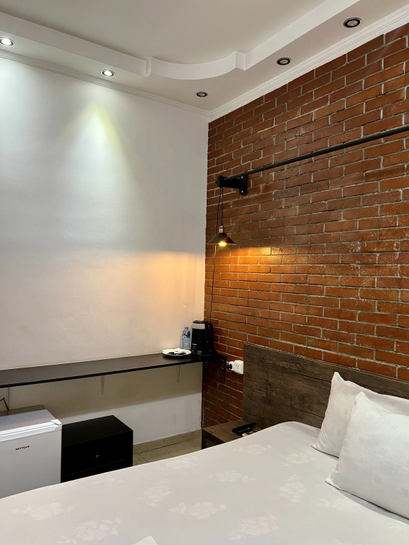 Vern Hotel