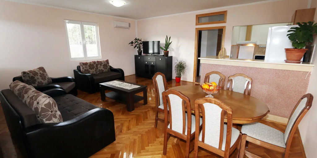 Apartments Pax