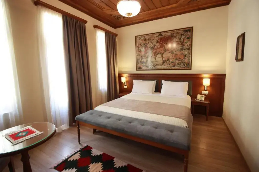 Hotel Argjiro