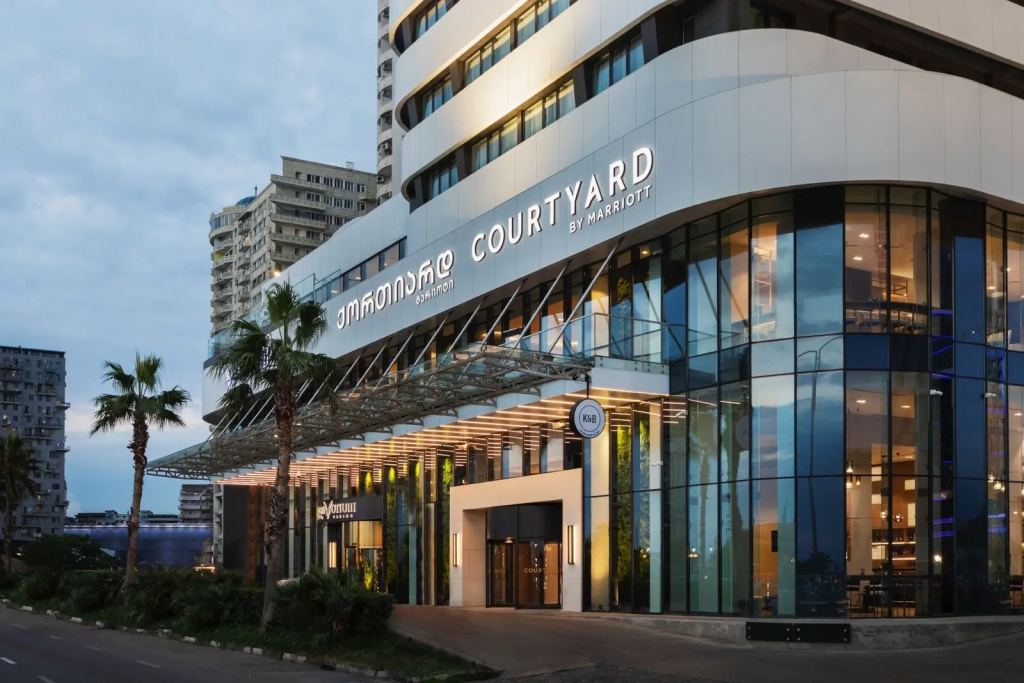 Апартаменты Bright with Balcony in Alliance Palace Batumi - Steps from the Sea & Dancing Fountains